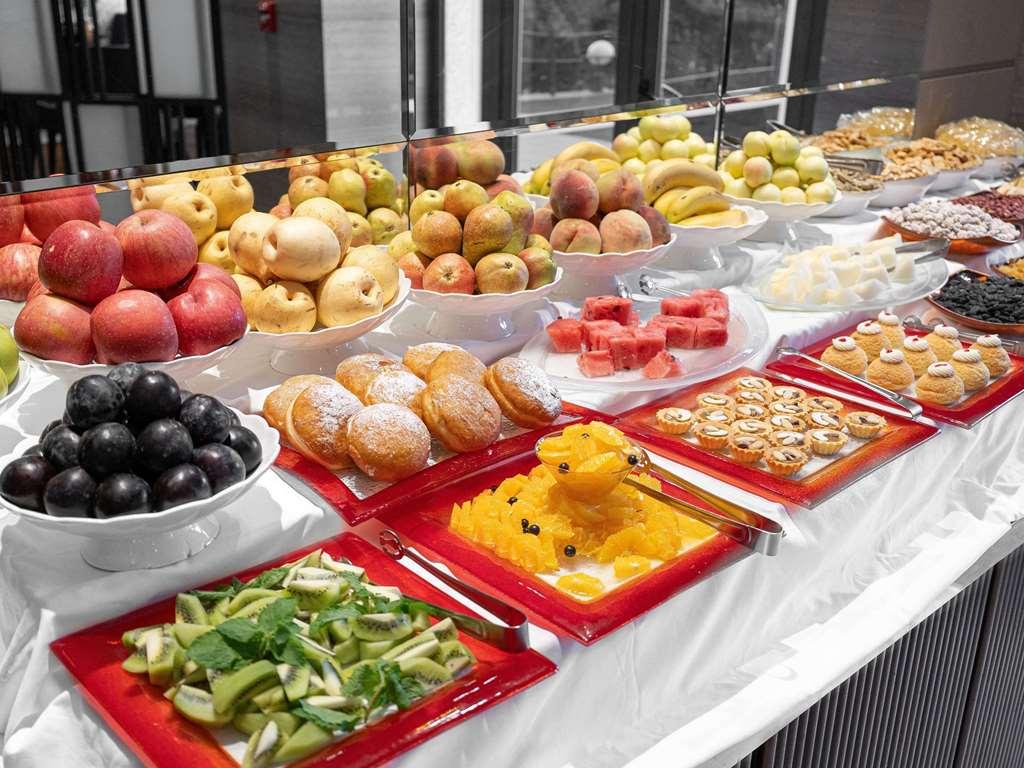 Moevenpick Hotel Tachkent Restaurant photo